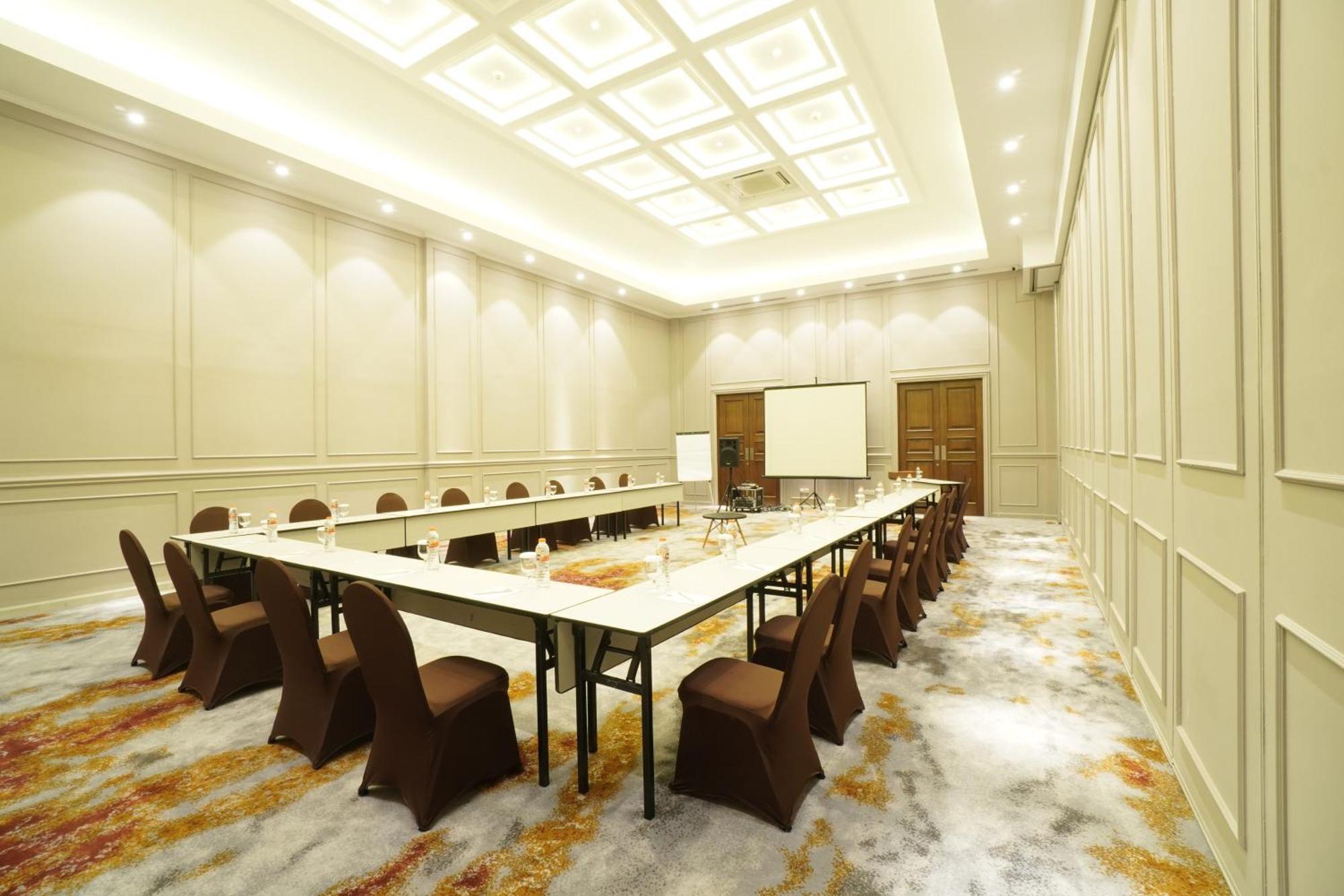 Swiss-Belinn Cawang Jakarta Exterior photo