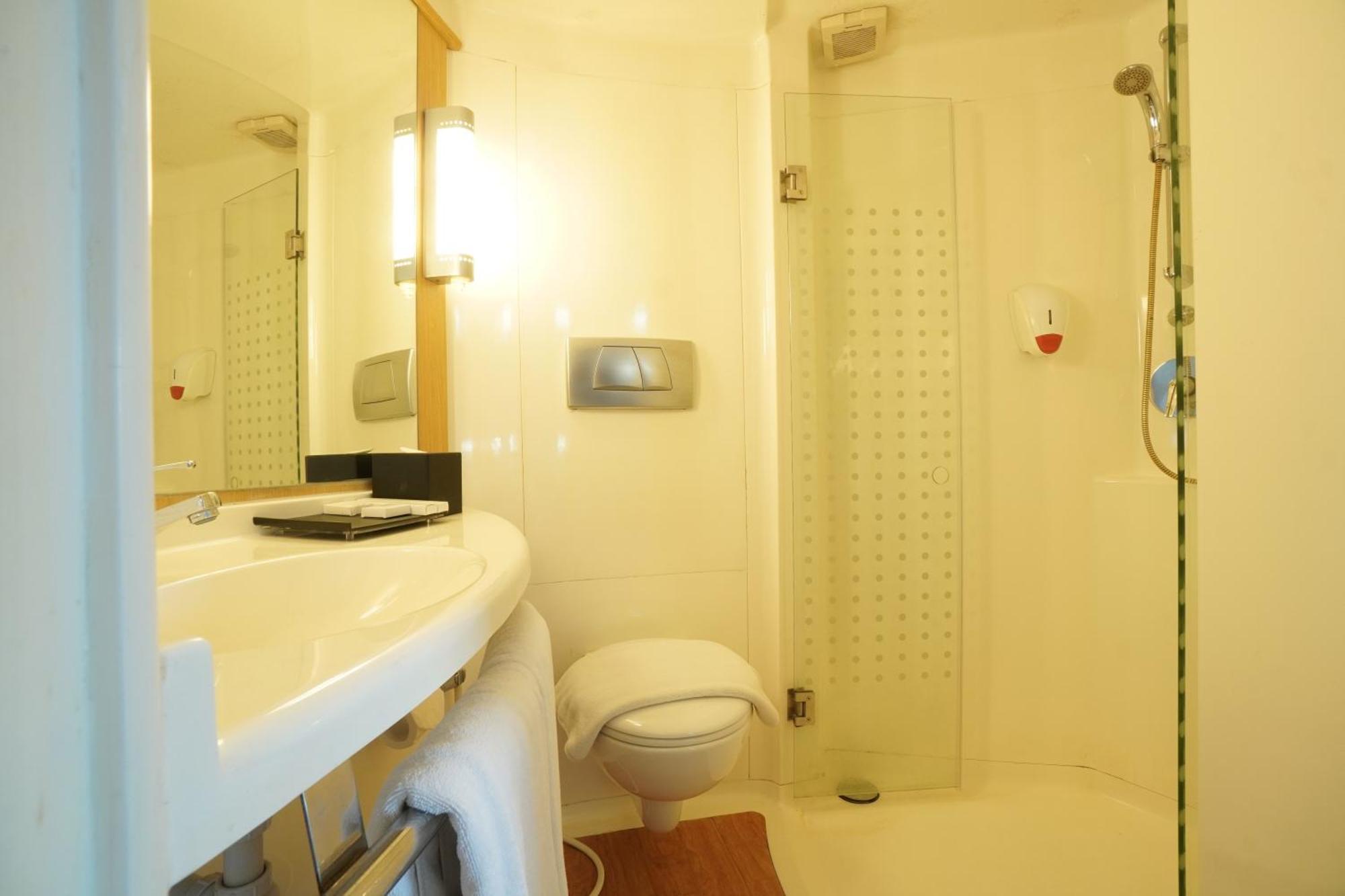 Swiss-Belinn Cawang Jakarta Exterior photo