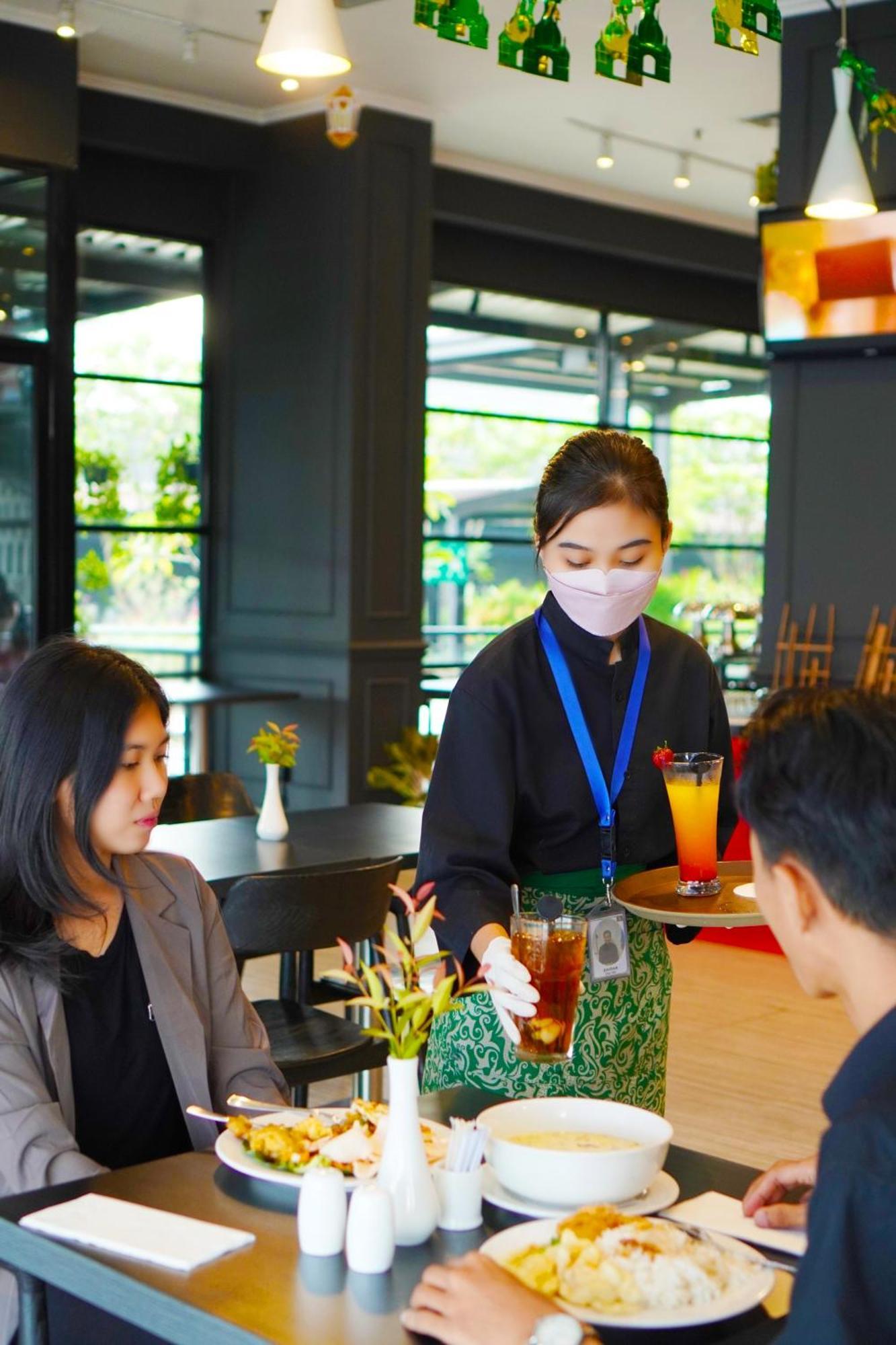 Swiss-Belinn Cawang Jakarta Exterior photo