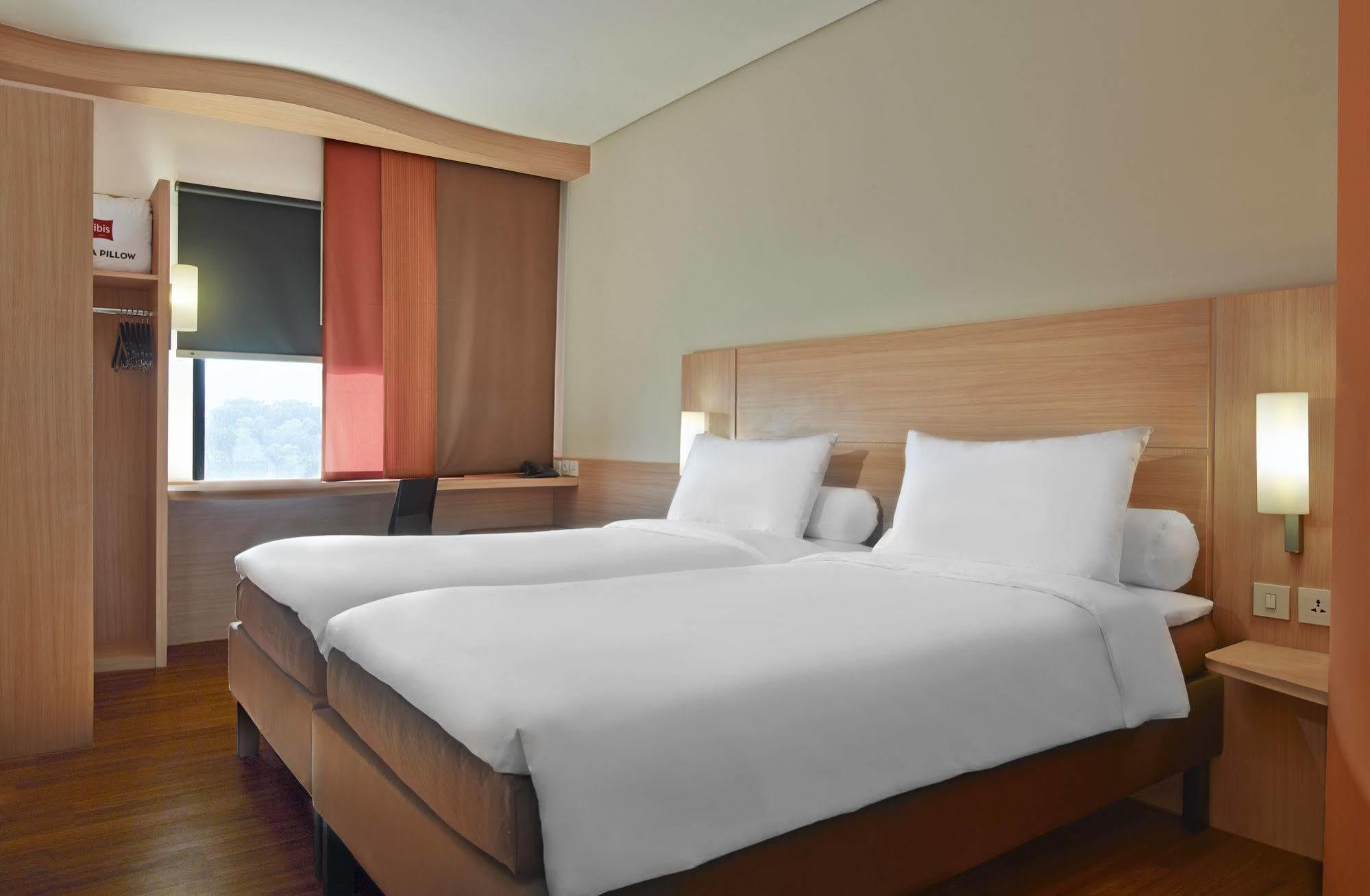 Swiss-Belinn Cawang Jakarta Exterior photo