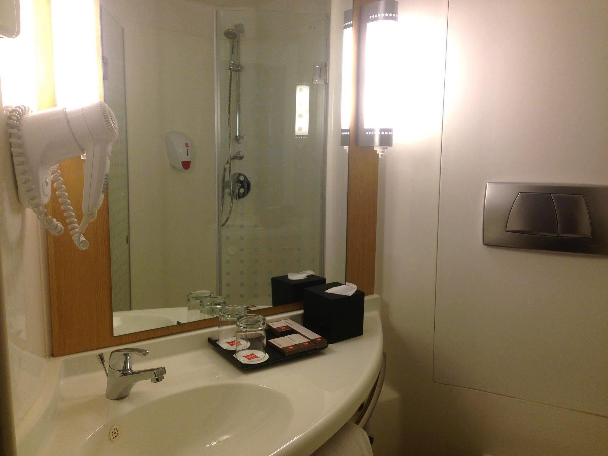 Swiss-Belinn Cawang Jakarta Exterior photo